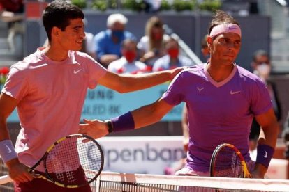 Los españoles Carlos Alcaraz y Rafael Nadal lideran el ránking mundial del tenis ATP. EFE