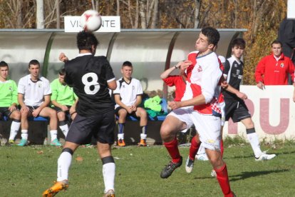 El equipo arlequinado recuperó el liderato del grupo tras imponerse al Burgos.