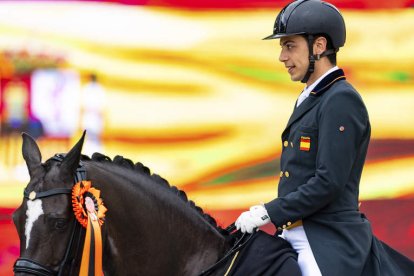 El joven Sergio García Bermejo coloca a León en el mapa internacional de la hípica. LUKASZ KOWALSKI