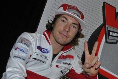 Nicky Hayden en el box de Ducati.