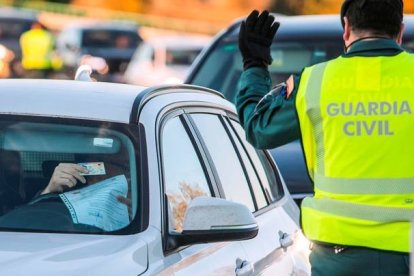 Control de tráfico de la Guardia Civil. SANTI OTERO