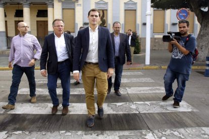 Rivera, acompañado de los candidatos al Senado.