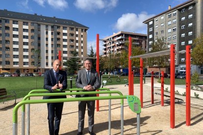 Luis Miguel García Copete y José Antonio Diez han comprobado el resultado final de las obras. AYUNTAMIENTO DE LEÓN