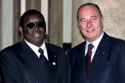 El fallecido Eyadema junto al presidente francés, Jacques Chirac, en una imagen de archivo