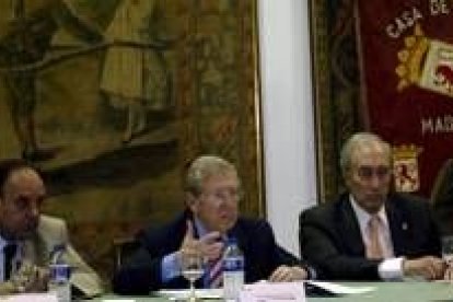 Rafael Álvarez, Ubaldo Nieto y Cándido Alonso, ayer en Madrid