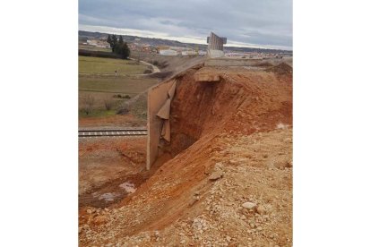 Imagen de las obras en la pasarela de la N-120. DL