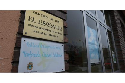 Entrada al Centro Urogallo de Ponferrada.