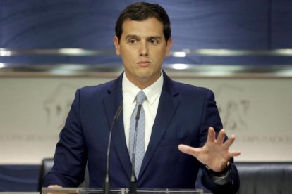 Albert Rivera, este viernes, en una rueda de prensa en el Congreso tras conocerse el triunfo del 'brexit'.