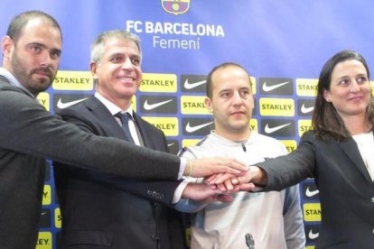 Markel Zubizarreta, Jordi Mestre, Lluís Cortés y Maria Teixidó, en la presentación hoy del nuevo técnico del Barça femenino.