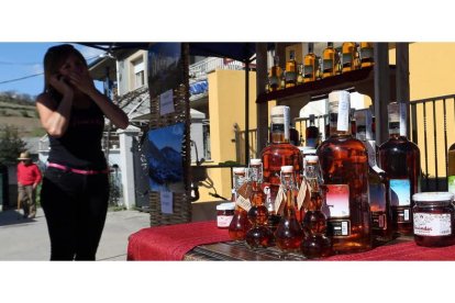 La feria del aguardiente contó con doce expositores en Corullón.