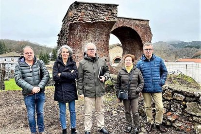 Los representantes de la administración visitaron las obras. CASTRO