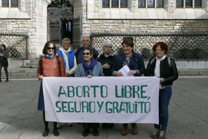 Un momento de la concentración de esta mañana. FERNANDO OTERO