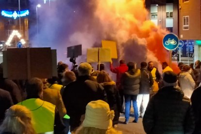 Las protestas para soterrar el tren en San Andrés suben de tono. DL