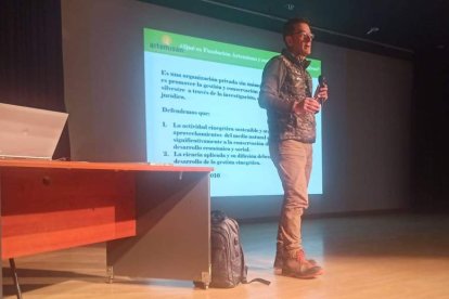 Luis Fernando durante la ponencia en la Casa de Cultura. ARAUJO