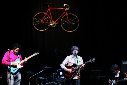 Los componentes de Zumo en una de sus escasas apariciones en directo, en El Albéitar en el homenaje a Manuel Tejada. JUAN LUIS GARCÍA