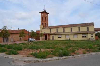 Foto actual del espacio y recreación de la nueva plaza. MEDINA