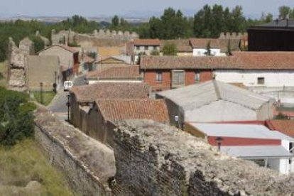 Vista de la muralla en la zona cercana al Museo Etnográfico de León, con el que podría formar un gra