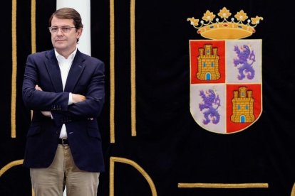 El candidato popular a la presidencia de la Junta de Castilla y León, Alfonso Fernández Mañueco, el día de la primera reunión entre PP y Ciudadanos sobre la gobernabilidad de la Comunidad.