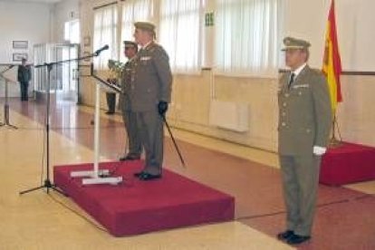 Toma de posesión del coronel José Martín Peralta como jefe de la unidad de servicios