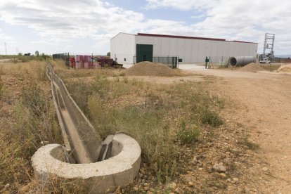 Una imagen de las obras de modernización, ya concluidas, del sector VIII. FERNANDO OTERO