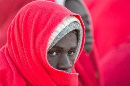 Uno de los inmigrantes rescatados el 6 de enero del 2019 en un naufragio en el mar de Alborán.