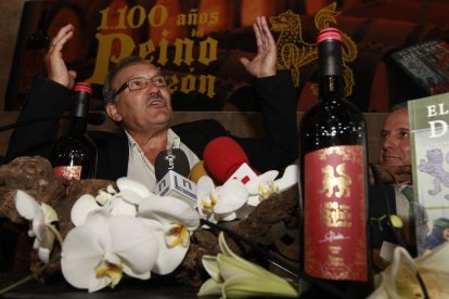 Prada puso la esencia a la presentación de su vino conmemorativo del 1.100 aniversario.