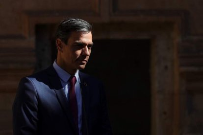 El presidente del Gobierno, Pedro Sánchez, en el claustro del Convento salmantino de San Esteban el pasado viernes. JUANJO MARTÍN