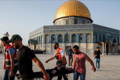 Trasladan a una mujer herida en la Explanada de las Mezquitas