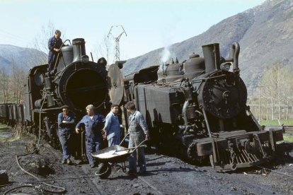 La 132 T Engerth PV14 echando vapor en Villager de Laciana en abril de 1983. DIDIER DUFOREST