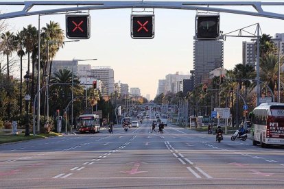 La Diagonal de Barcelona, a las 8.30 de la mañana.