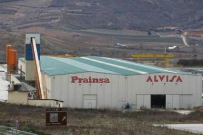 La fábrica de estructuras de hormigón se ubica en el polígono industrial de Vilela, en Villafranca d