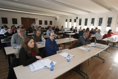 Imagen de los participantes ayer en la jornada organizada por Ferduero. RAMIRO