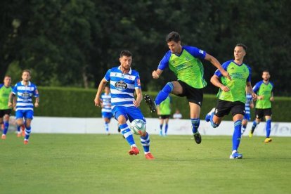 La Deportiva midió sus fuerzas con el Deportivo en un amistoso en Villalba. TWITTER DE LA DEPORTIVA