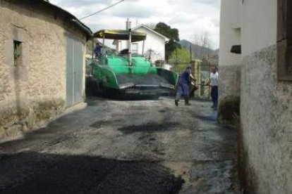 Las obras centradas en infraestructuras básicas son esenciales para los pueblos.