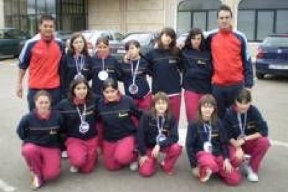 El IES Eras de Renueva finalizó en la segunda posición en fútbol sala femenino