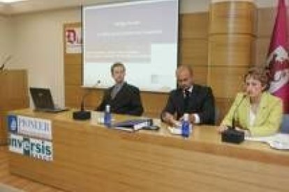 Bruno Papain, José Castellano y María Jesús Soto, ayer en el Club de Prensa de Diario de León