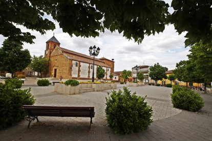 Imagen de la plaza Mayor de Gordoncillo. RAMIRO