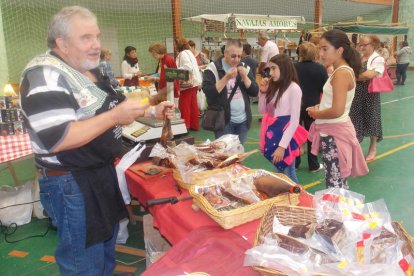 La cecina de chivo volvió a contar entre los atractivos de Vegacervera.