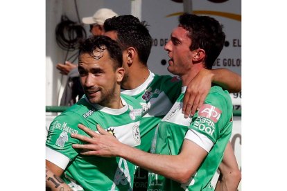 Los jugadores del Atlético Astorga celebran un gol durante la presente temporada. MARCIANO PÉREZ