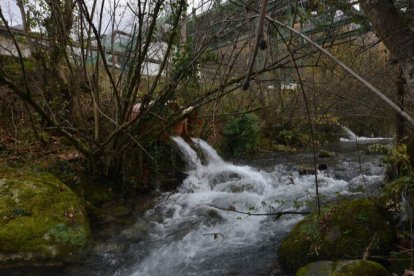 Vertido de agua de León a Asturias por los túneles del ferrocarril de alta velocidad. ARCHIVO