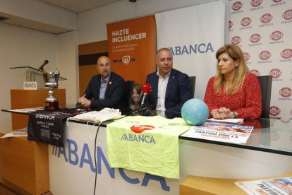 Presentación de un partido por la inclusión del Ademar. F. Otero Perandones.