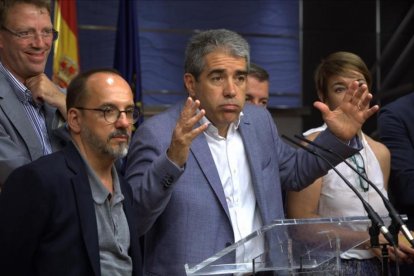 Francesc Homs y otros diputados de CDC, durante la rueda de prensa que ofrecieron en el Congreso el pasado 18 de julio.