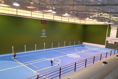 Imagen del pabellón polideportivo de Santa María del Páramo. DL