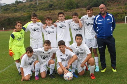 Formación del equipo del Santa Marta de categoría infantil. MACÍAS