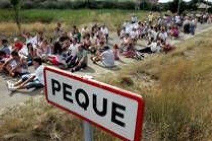 Los vecinos de Peque se oponen a la propuesta de su alcalde para albergar el cementerio nuclear