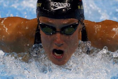 Mireia Belmonte se ha clasificado con muy buenas sensaciones y un gran dominio para las semifinales de los 200 mariposa, al meterse en primera posición y con el mejor tiempo de todos. La española ha marcado un registro de 2.06.64 minutos, por delante de l