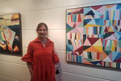 Victoria Celemín Pérez expone hasta el 30 de agosto una muestra de pintura. MEDINA