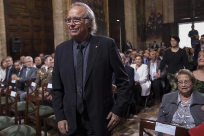 Joan Manuel Serrat, en la entrega de las altas distinciones de los Premis 9 dOctubre de la Generalitat Valenciana.