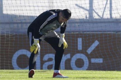 Sergio Romero en las instalaciones deportivas de la selección argentina en Ezeiza cuando se lesionó en el entrenamiento.