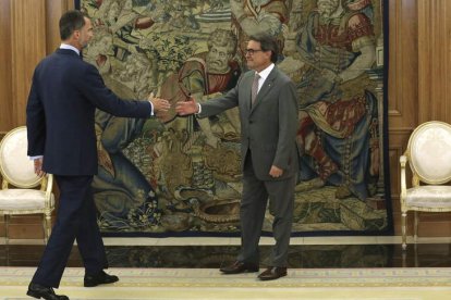 El rey Felipe VI recibe en audiencia al presidente de la Generalitat, Artur Mas